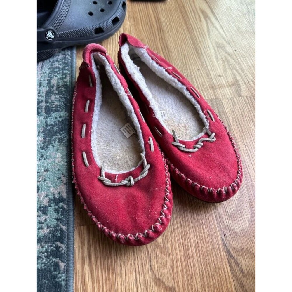 LL Bean Hearthside Moccasin Slippers Womens Size 11 Red Suede Fleece